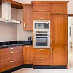Modern With Private Pool And Mountain Views * 阿罗纳