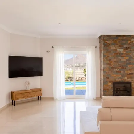 Modern With Private Pool And Mountain Views *