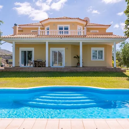 Modern With Private Pool And Mountain Views Villa