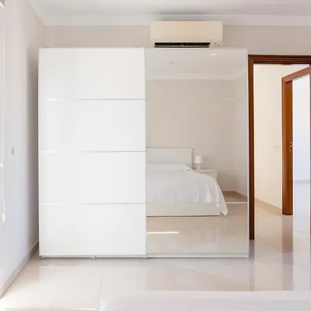Modern With Private Pool And Mountain Views Вилла Арона