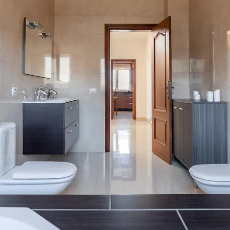 Modern With Private Pool And Mountain Views