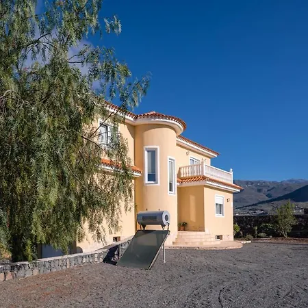 Modern With Private Pool And Mountain Views Вилла