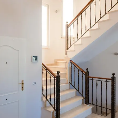 Modern With Private Pool And Mountain Views Вилла