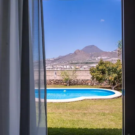 Modern With Private Pool And Mountain Views